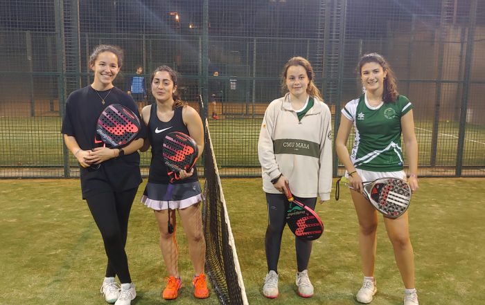 Victoria del equipo de pádel femenino del Colegio Mayor Mendel